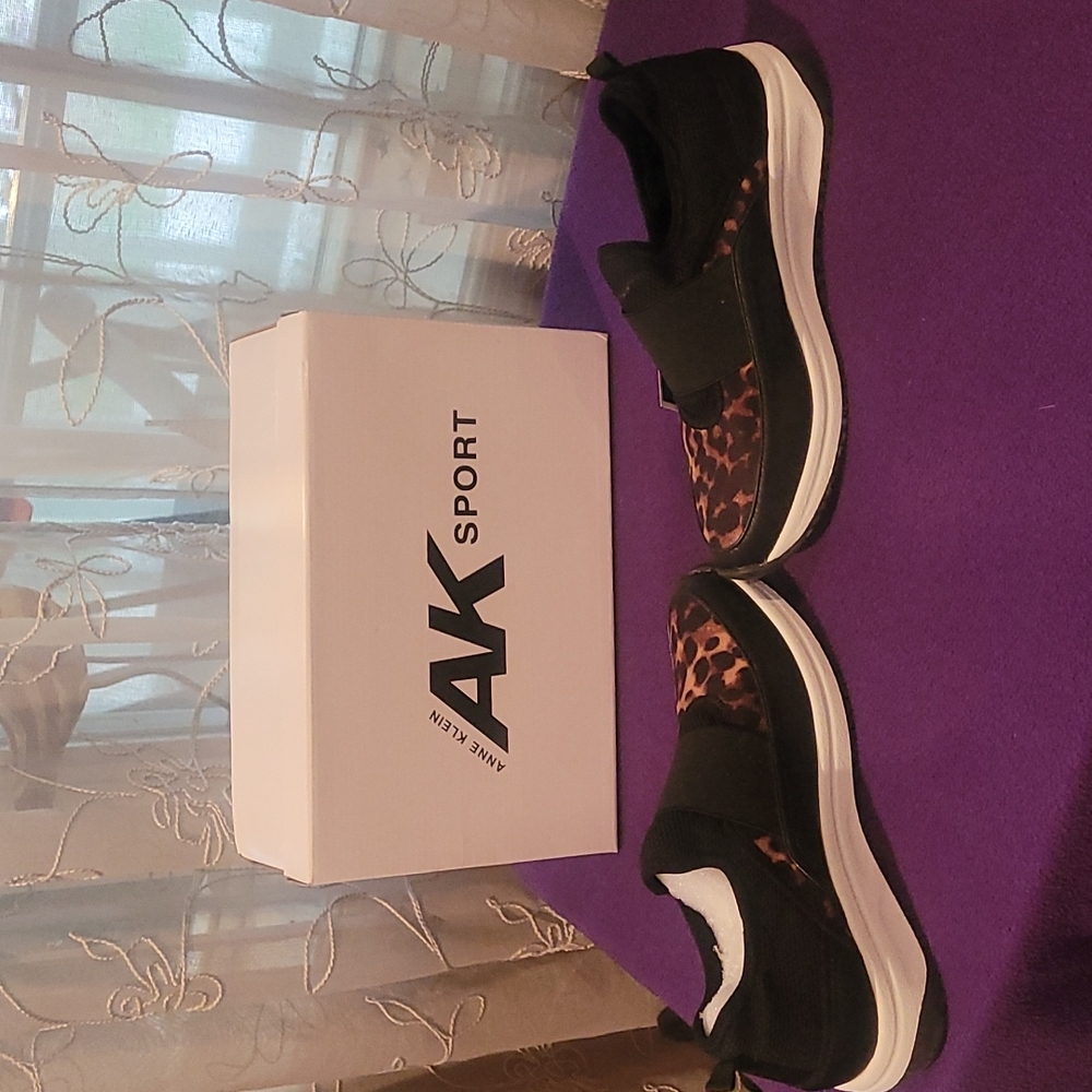 Animal Print Anne Klein Sport Casual Shoes. Size 8.5M